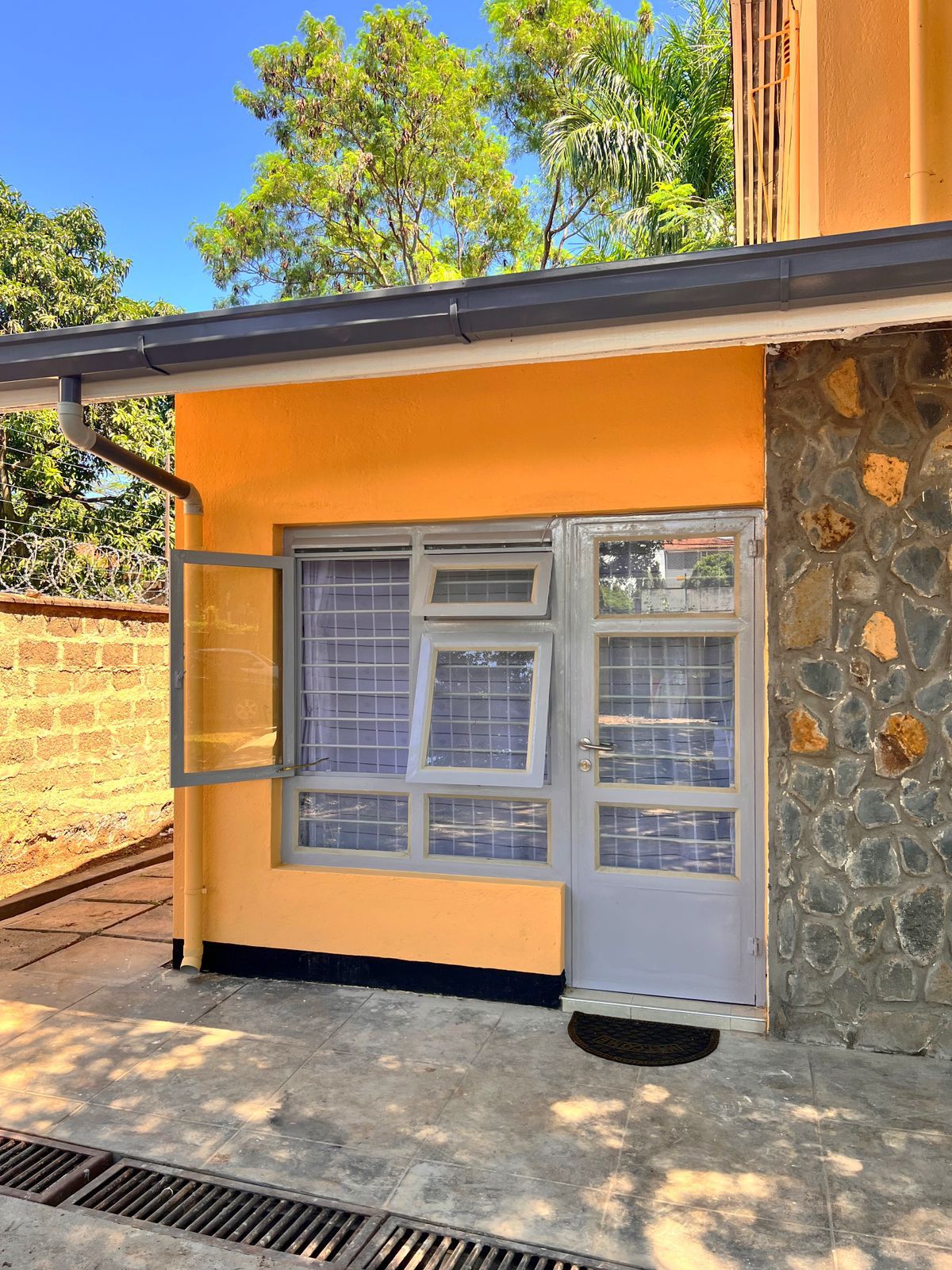 Garage 16